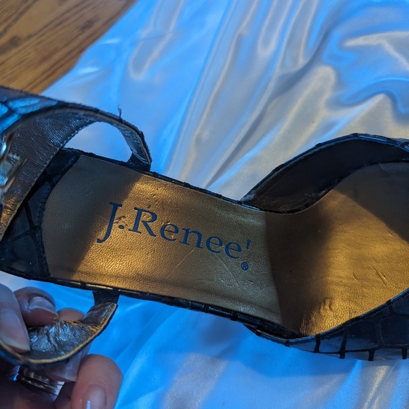 Heels - Picture 6 of 9